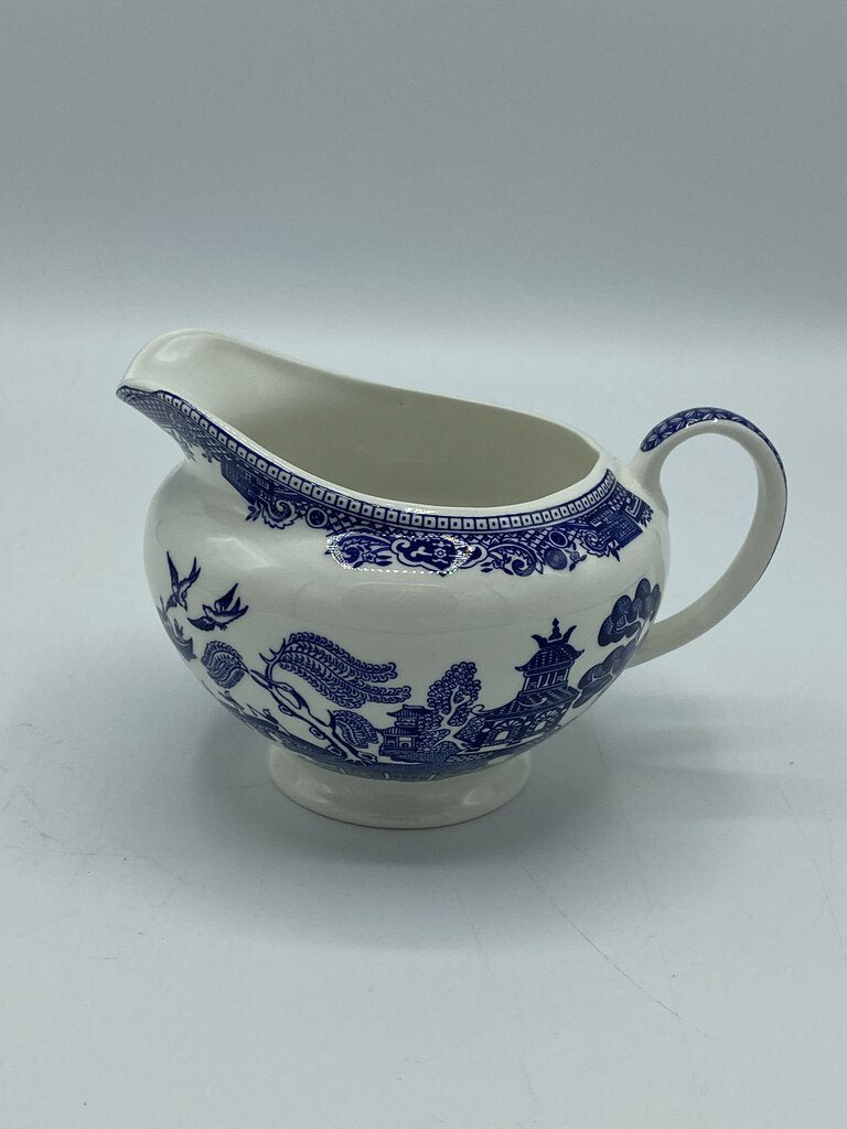 Johnson Brothers Willow Blue Creamer Pitcher Made in England /r