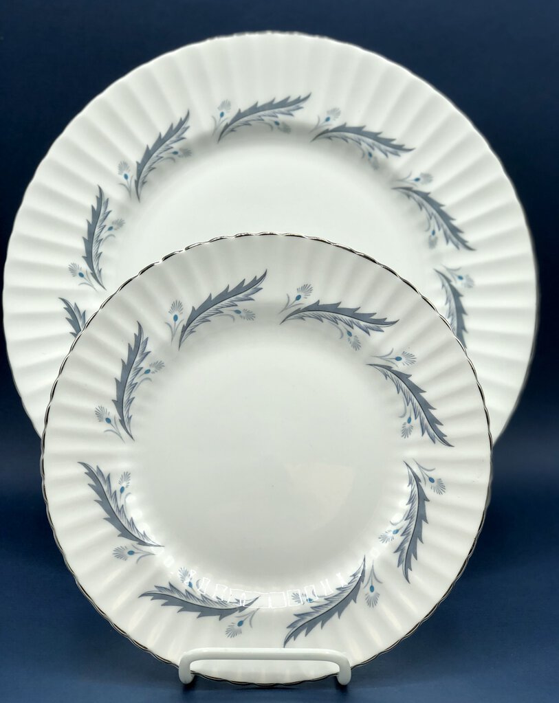 Set of 2 Paragon Bridal Leaf Plates /b