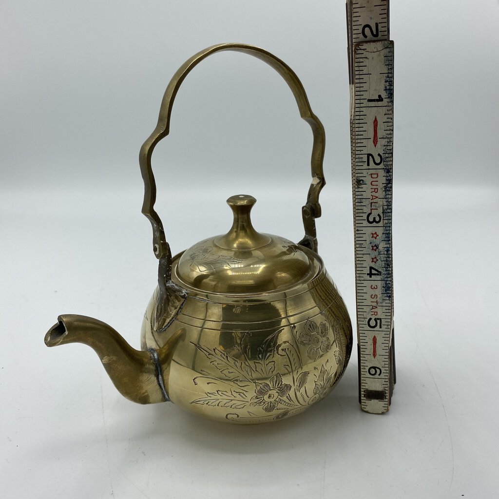 Brass Tea Pot with Etched Floral Pattern /bh