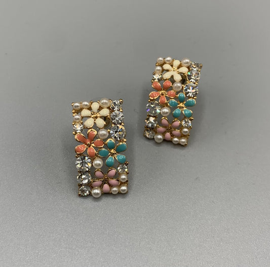 Enamel Flower and Rhinestone Pierced Earrings /hg
