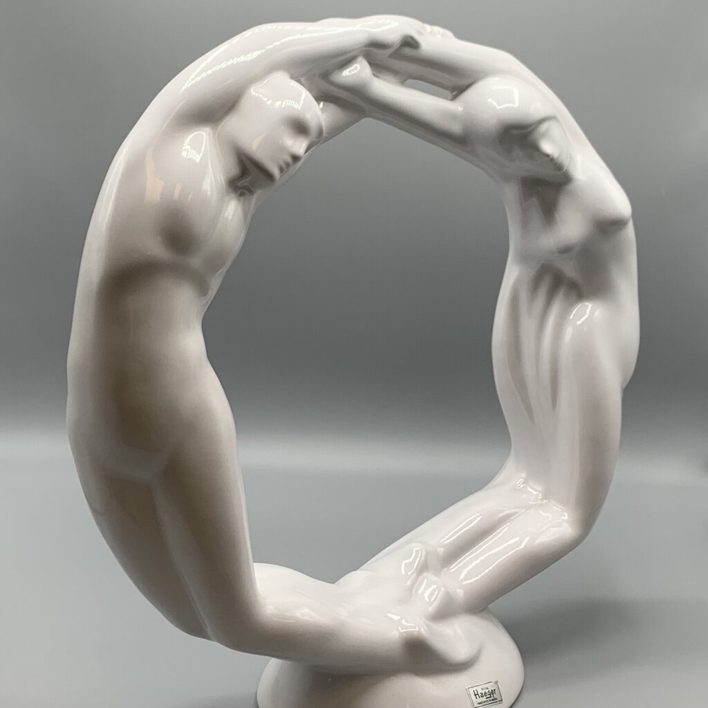 Vintage Royal Haeger Eternity “Circle of Love” Statue /hg