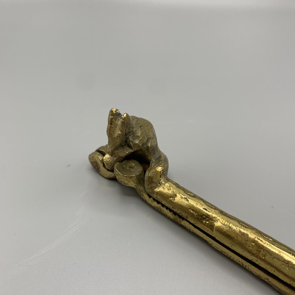 Vintage Brass Figural Squirrel Nutcracker /hg