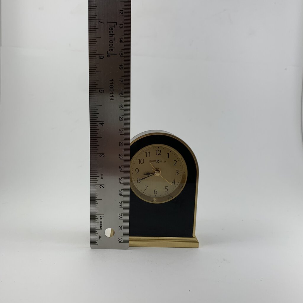 Vintage Howard Miller Small Table Clock /hg