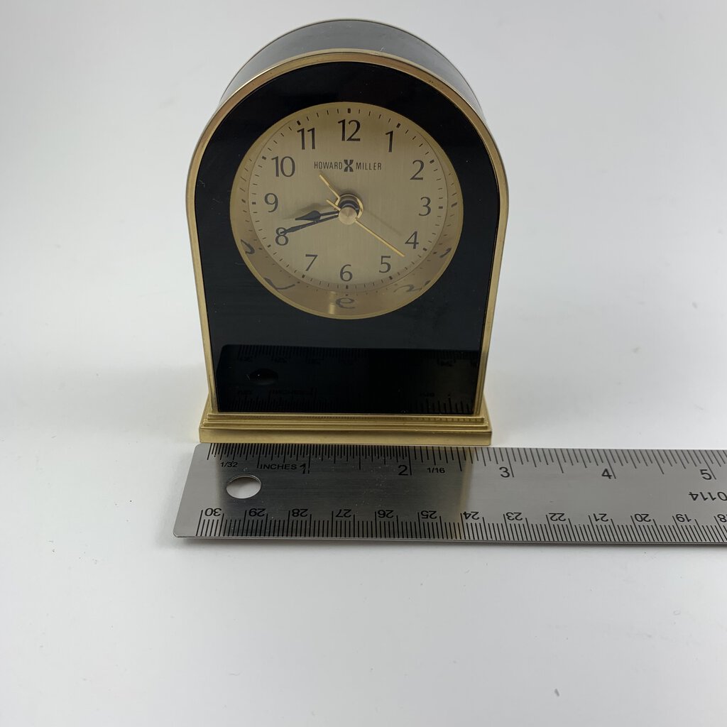 Vintage Howard Miller Small Table Clock /hg