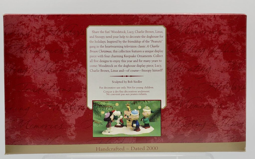 2000 Hallmark Keepsake Woodstock on Doghouse 5pc Christmas Ornament/ Display /b