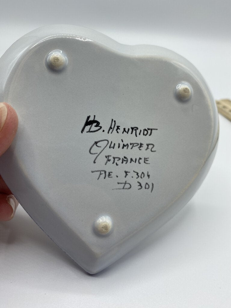 Henriot Quimper Pottery France set of 2 Heart Shape 4.5” Trinket Dishes /ro