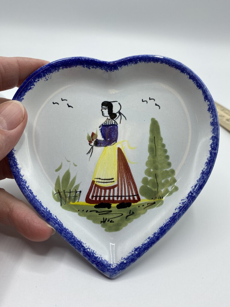 Henriot Quimper Pottery France set of 2 Heart Shape 4.5” Trinket Dishes /ro