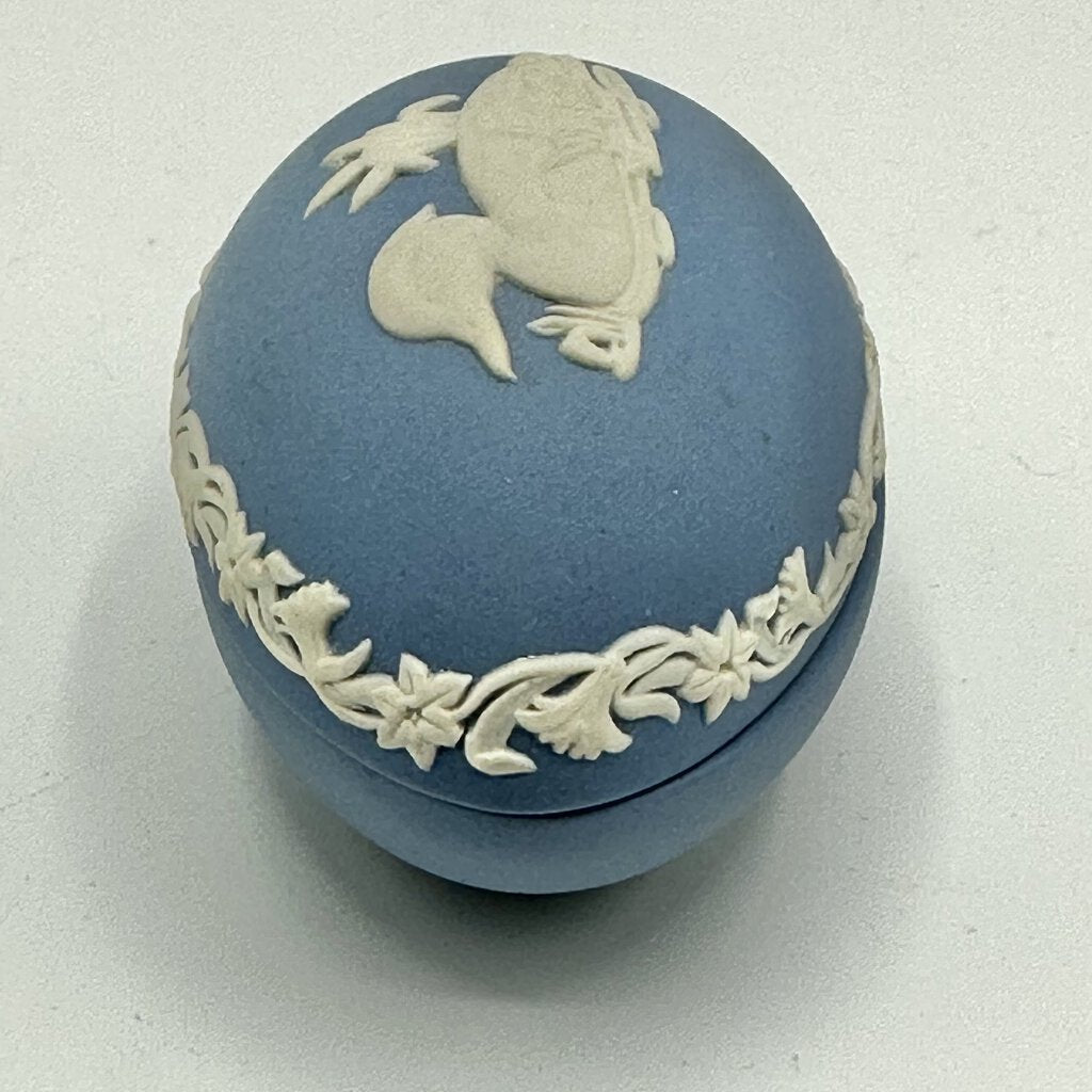 Vintage Wedgewood Blue Jasperware 1979 Easter Egg Trinket Box Duck /cb