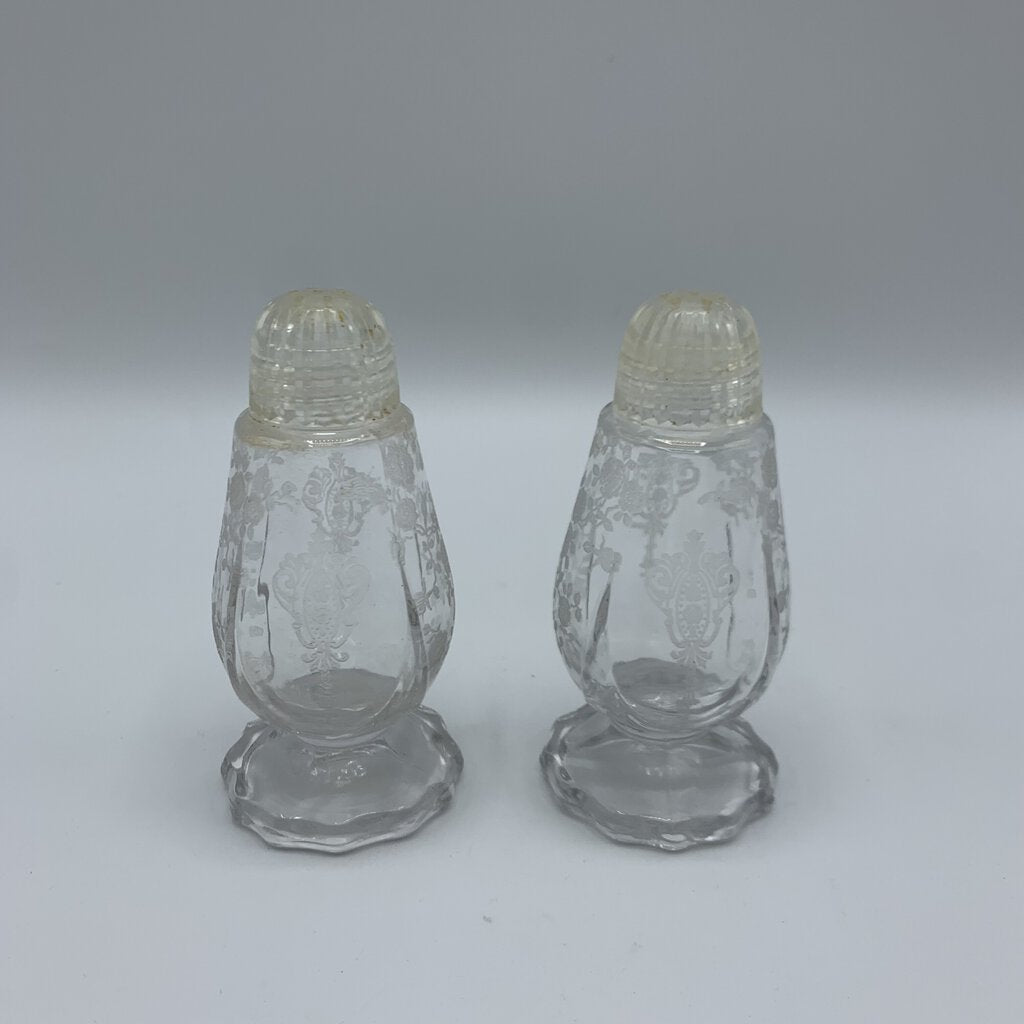 Vintage Cambridge “Rosepoint Clear” Footed Salt and Pepper Shakers /hg