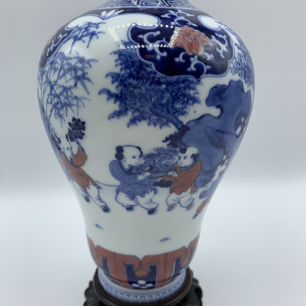Chinoiserie Porcelain Vase with Pedestal /hg