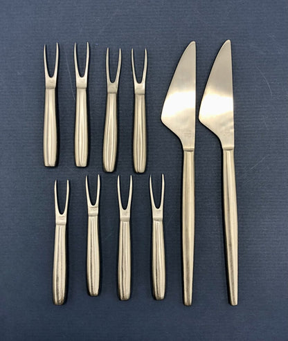 MCM Kamari Italy Stainless Cocktail/ Hors D’ Oeuvre Forks w/ 2 Knives /b