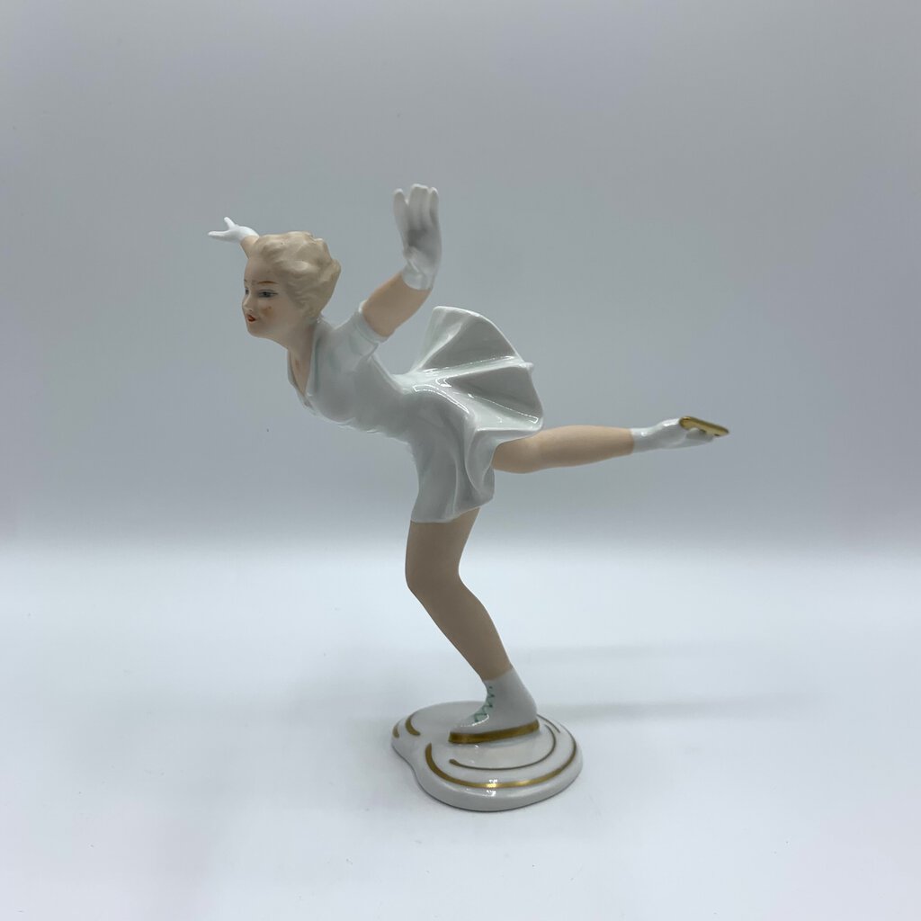 Vintage Wallendorf Porcelain Ice Skater Figurine #1384 /hg