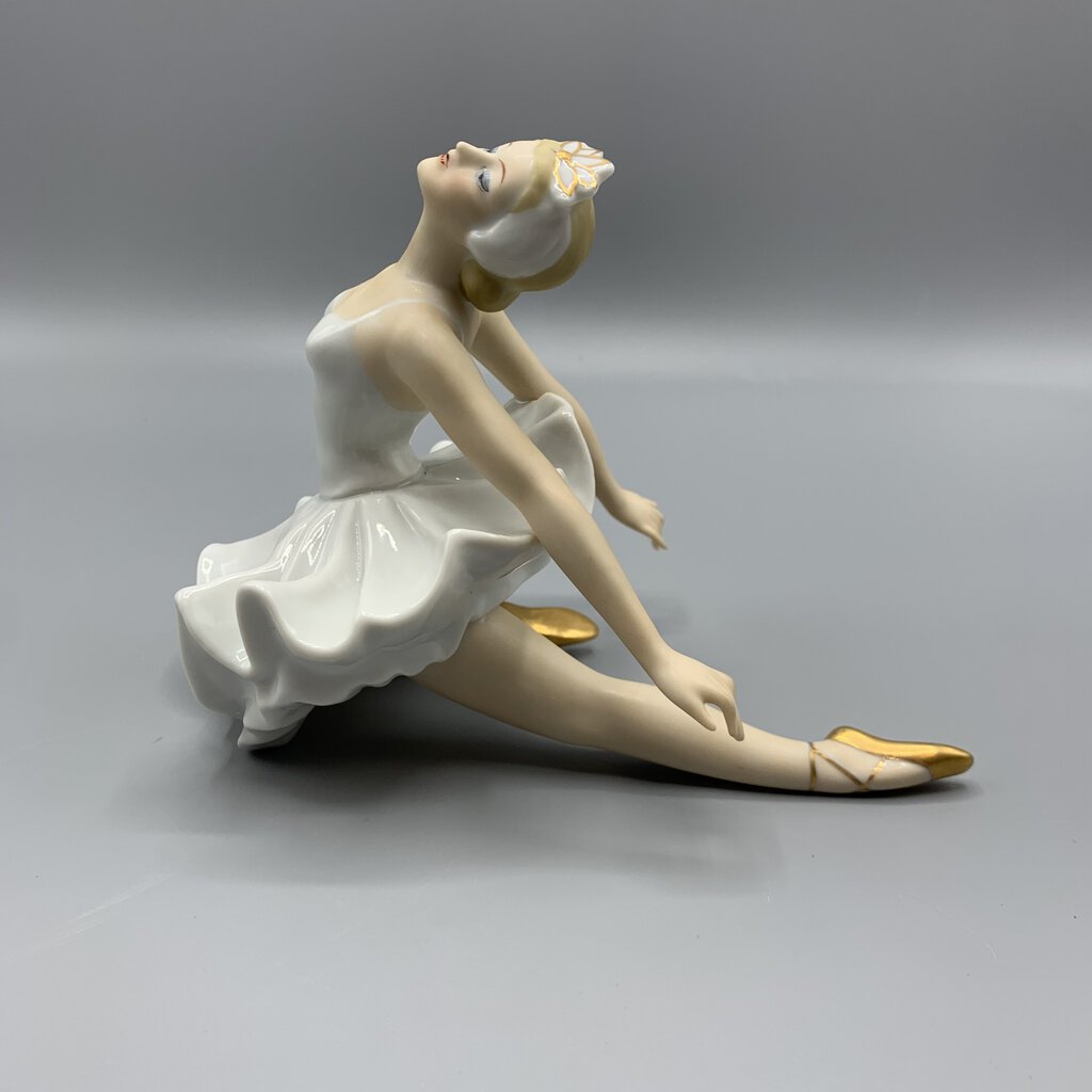 Vintage Andrea of Sadek Ballerina Figurine #8191 /hg