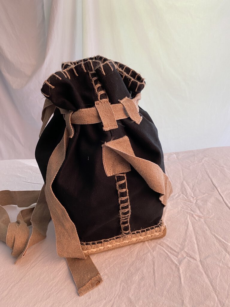 DKNY Black Canvas Bucket Drawstring Bag/Purse Crossbody Strap /rw