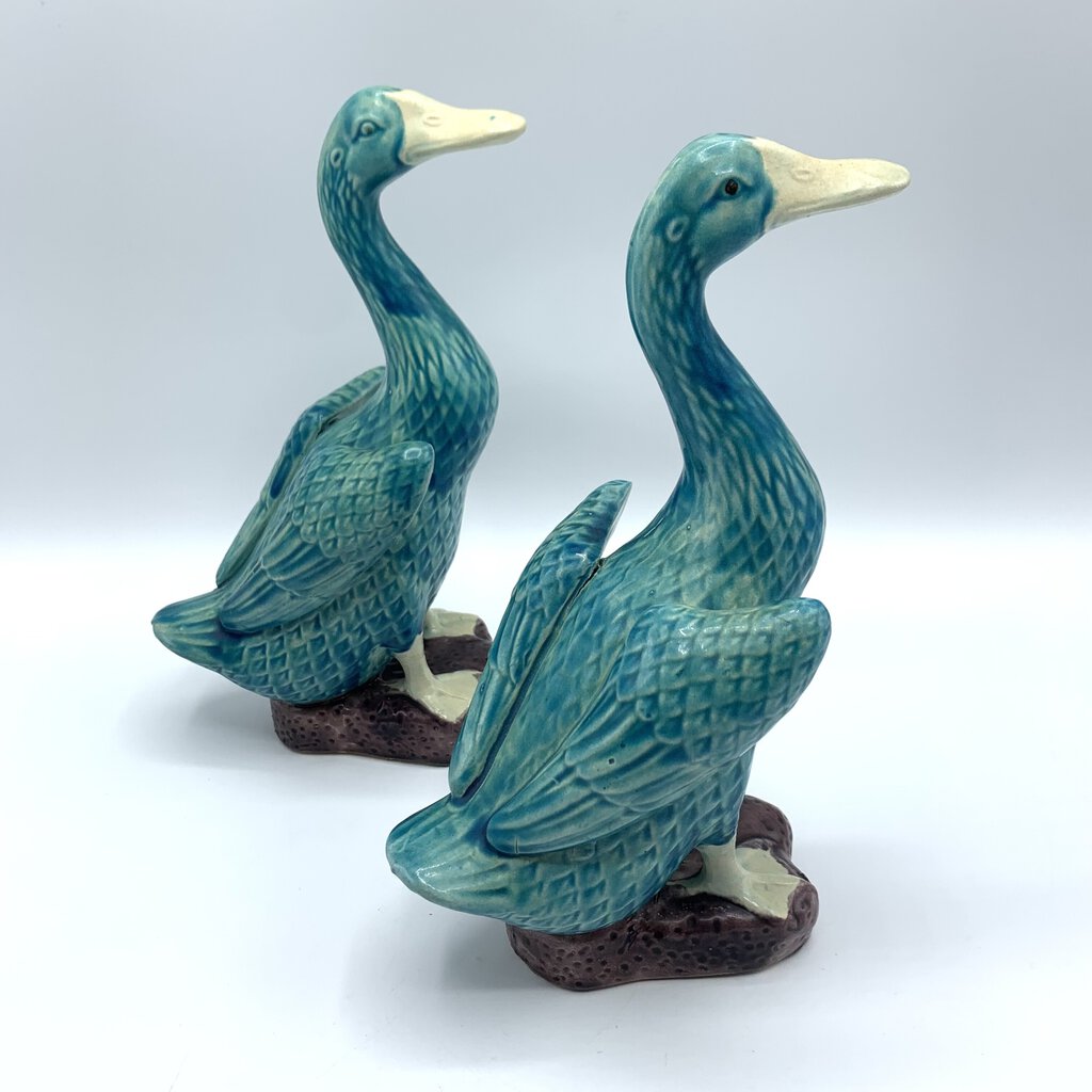 Vintage Japanese Turquoise Glazed Kangxi-Style Figural Duck Pair /hg