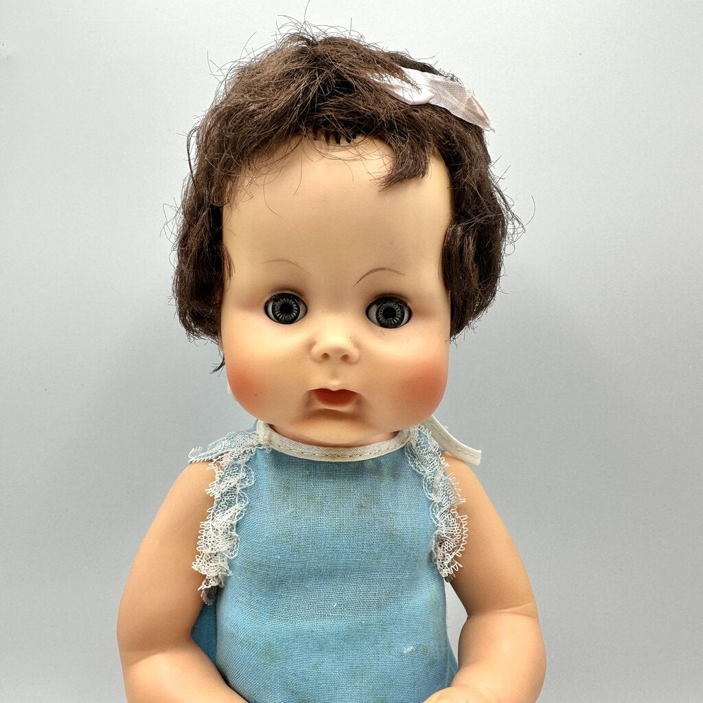 Vintage Unmarked 14” Vinyl Drink Baby Doll In Original Outfit w/Bottle/cb
