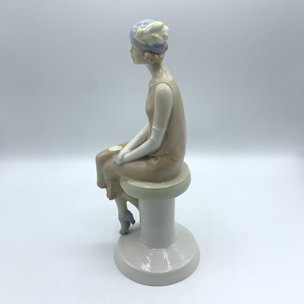 Vintage Reflections by Royal Doulton “Cocktails” Figurine, HN3070 /hgo