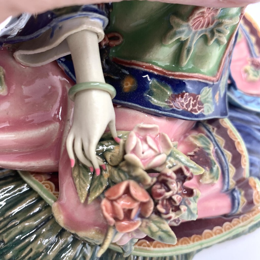Vintage Shiwan Wucai Porcelain Qing Dynasty Lady with Butterfly Figurine /hgo