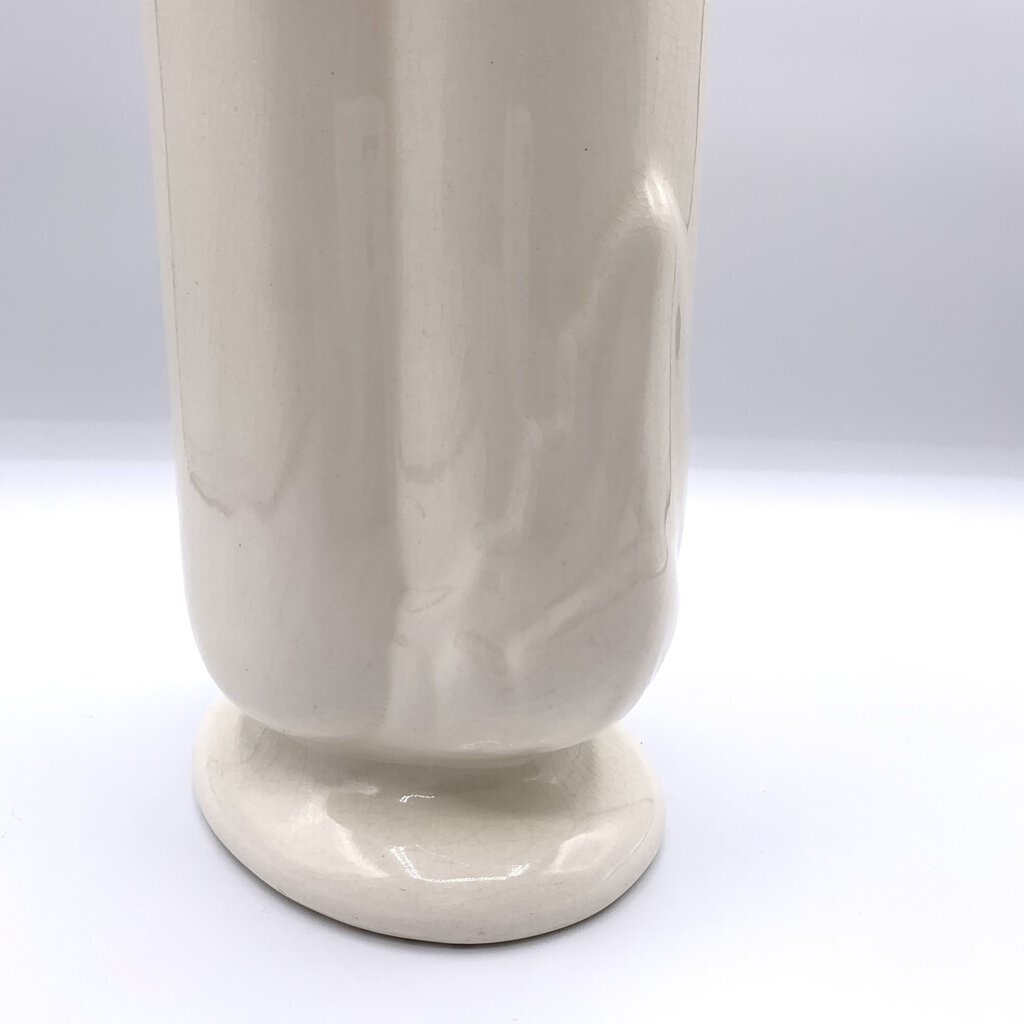 Vintage Ivory USA Pottery Vase with Acanthus Leaf Details /hgo