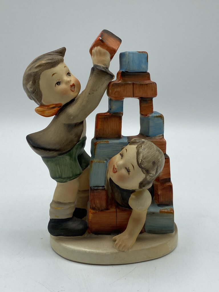 Napco “Builders” Figurine made in Japan Little Boy & Girl 4.5” /ro