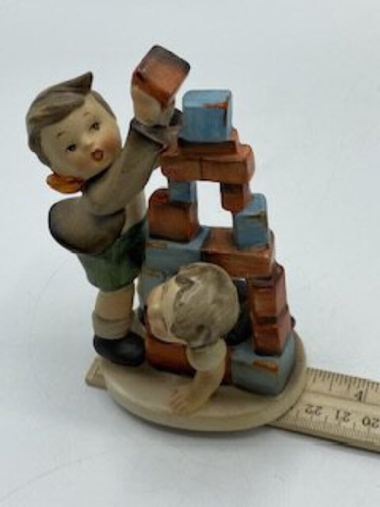 Napco “Builders” Figurine made in Japan Little Boy & Girl 4.5” /ro