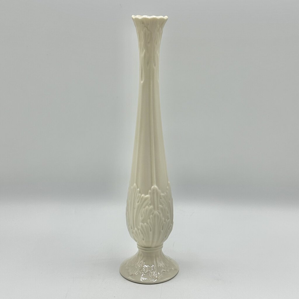 Vintage Lenox Florentine Collection 10 1/2in Ivory Bud Vase w/Acanthus Leaf Pattern /cb