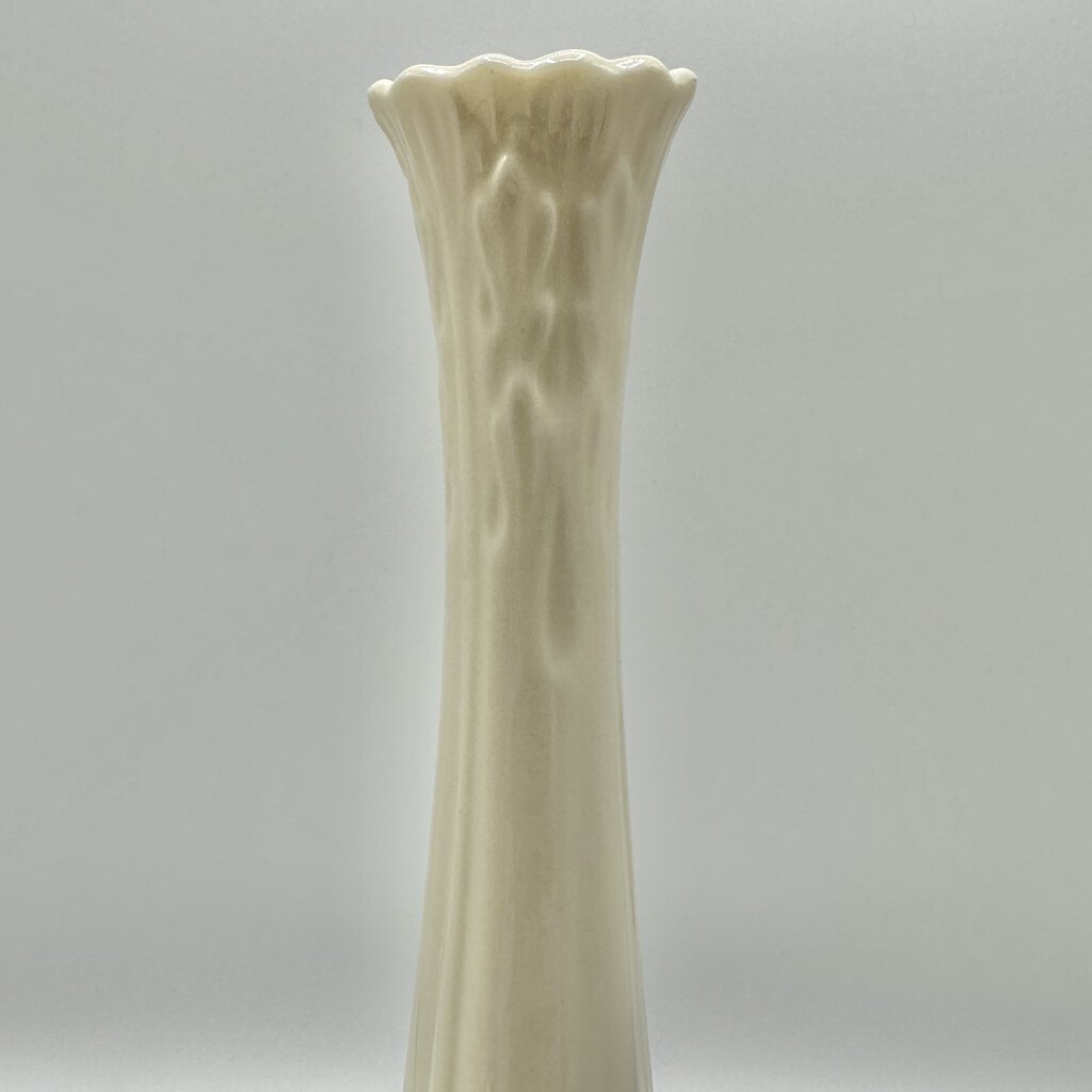 Vintage Lenox Florentine Collection 10 1/2in Ivory Bud Vase w/Acanthus Leaf Pattern /cb