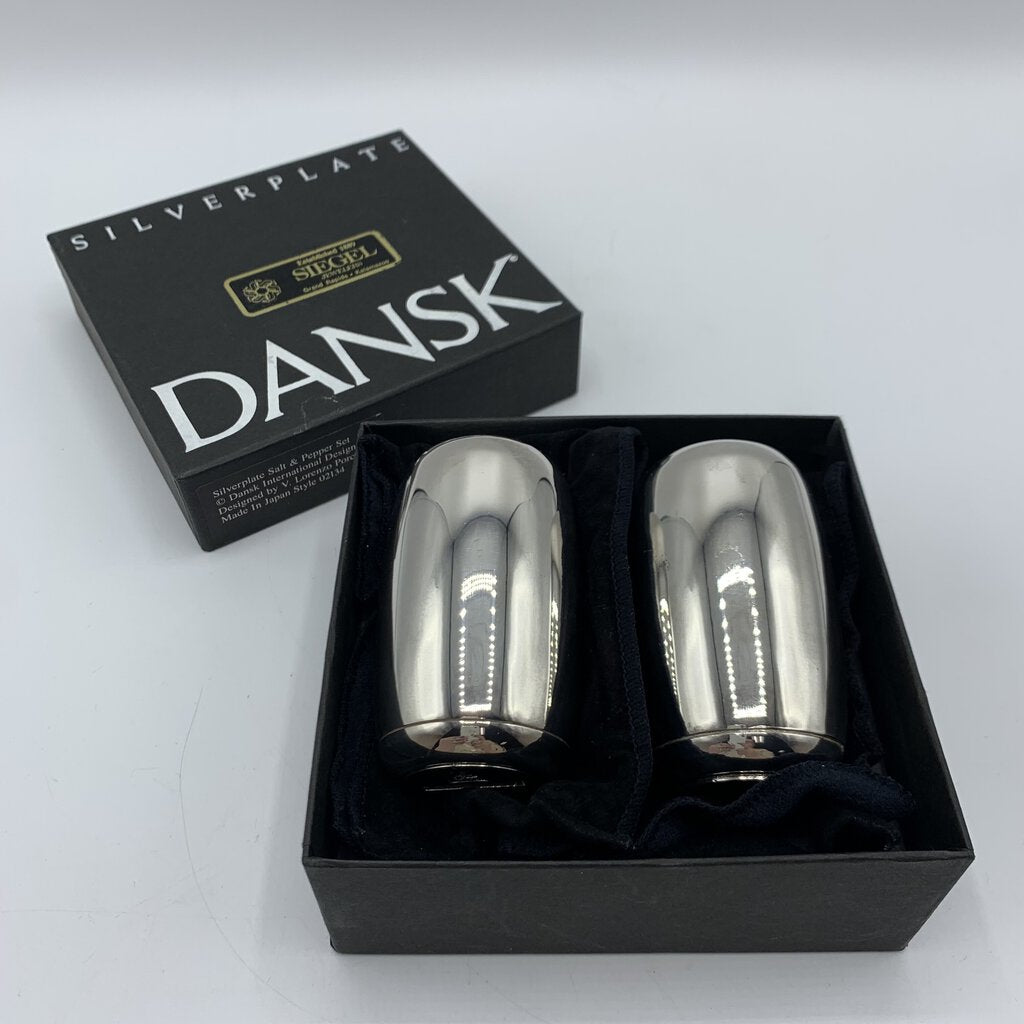 DANSK Silverplated and Weighted Salt & Pepper Shakers /hgo