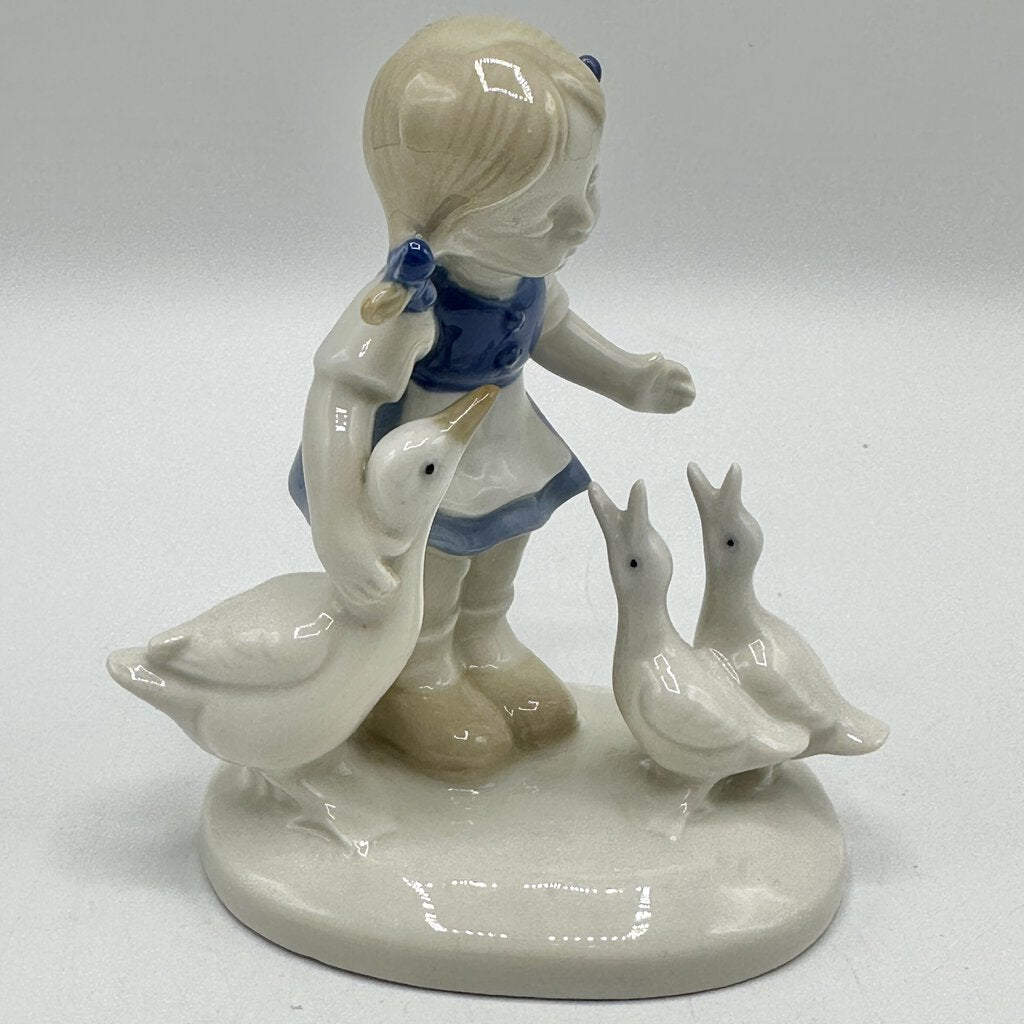 Vintage Lippelsdorf Porcelain Figurine “Girl With Ducks” East Germany /cb