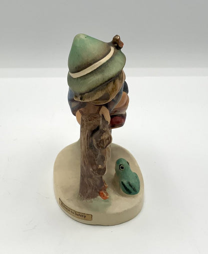 ah/ “Retreat to Safety” Goebel Hummel Figurine 201/I